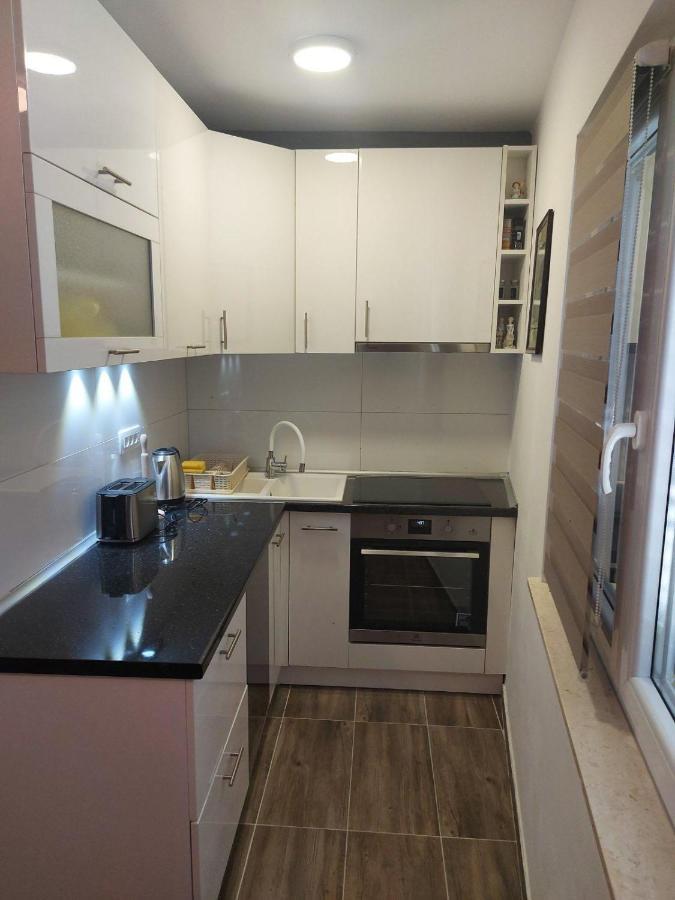 Apartments Sara Slatine Extérieur photo