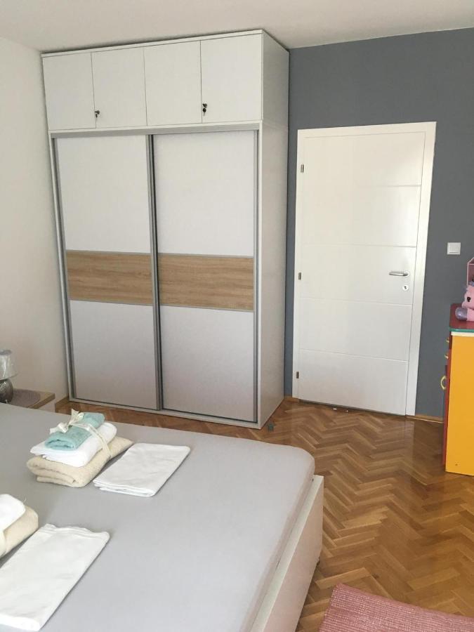 Apartments Sara Slatine Extérieur photo