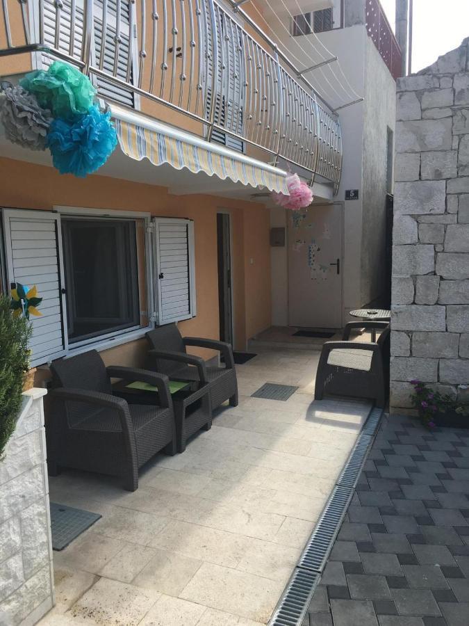 Apartments Sara Slatine Extérieur photo