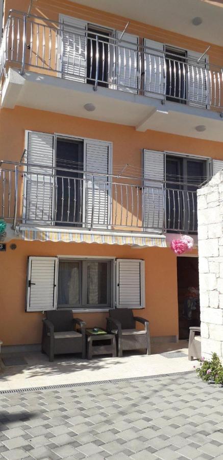 Apartments Sara Slatine Extérieur photo